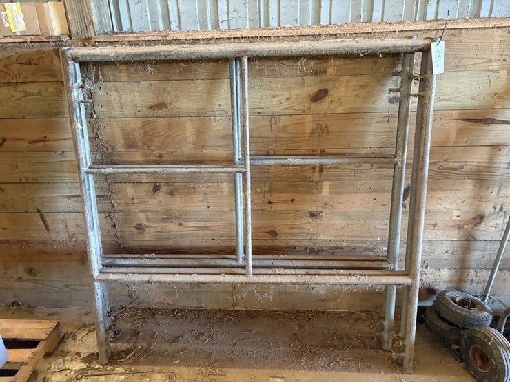 4-pieces-of-scaffolding-image-1