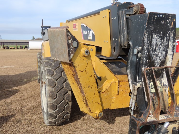 2017-caterpillar-tl1055d-image-4