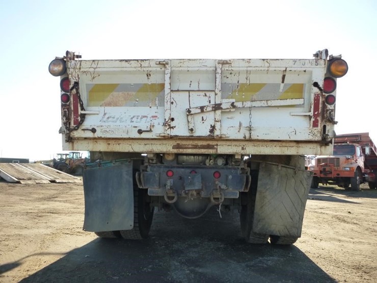 2004-international-7400-image-27