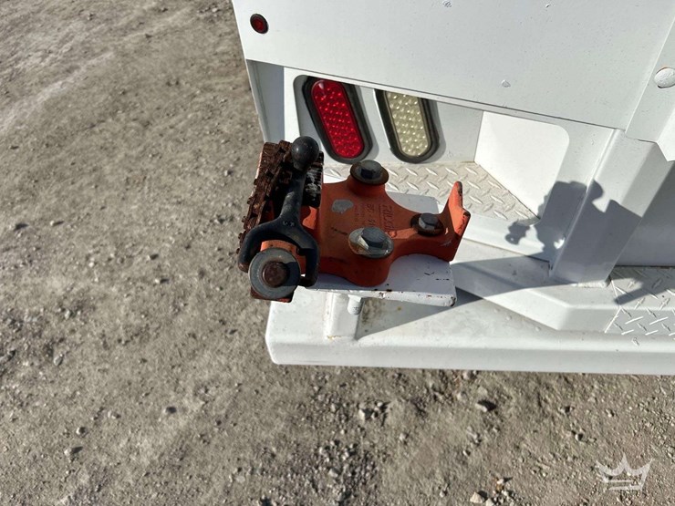 2014-chevrolet-silverado-3500-image-22