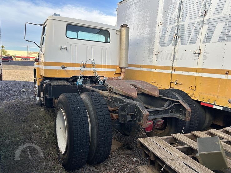 1984-international-s2200-image-13