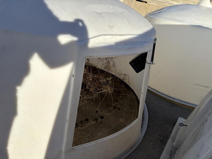 (2)-poly-dome-calf-huts-image-3