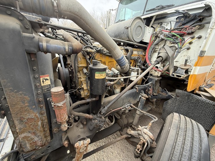 1988-freightliner-flc120-image-41