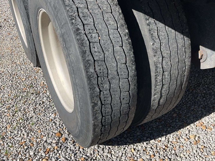 2010-wilson-hopper-bottom-image-10