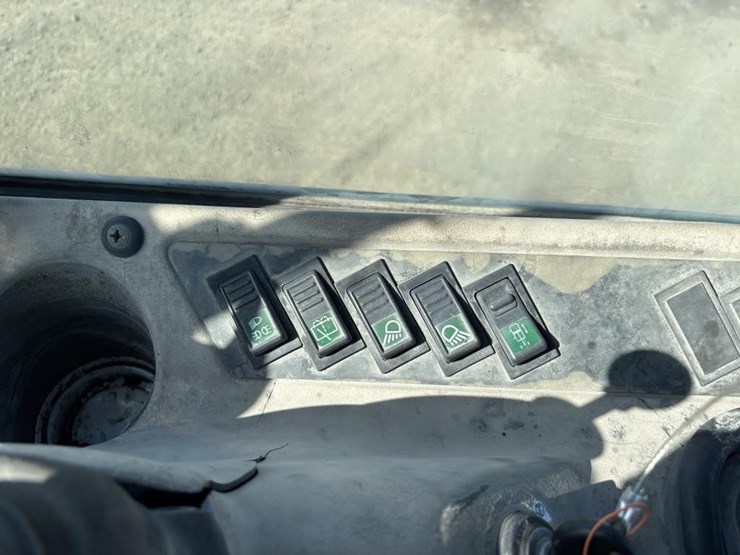 case-d21e-wheel-loader-image-26