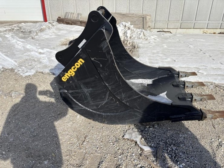 deere-245g-lc-image-19