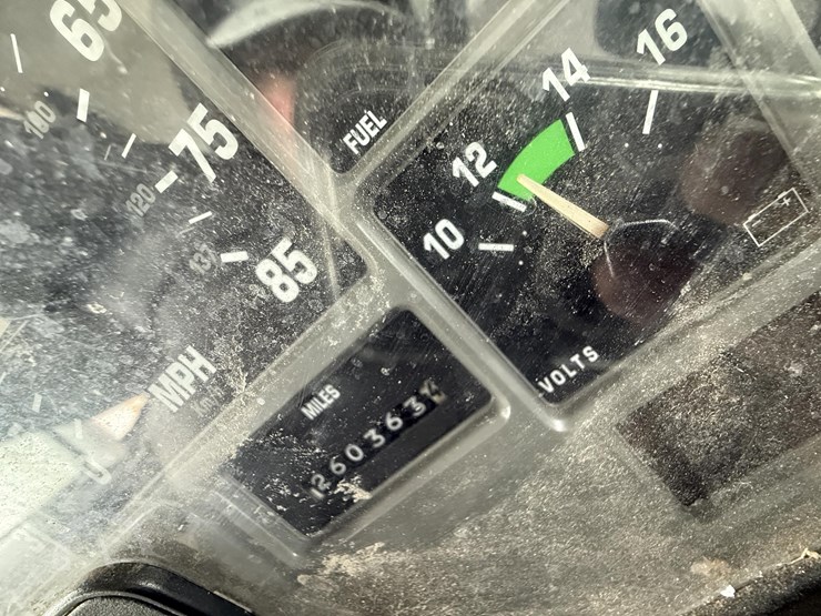 2000-international-4700-image-25