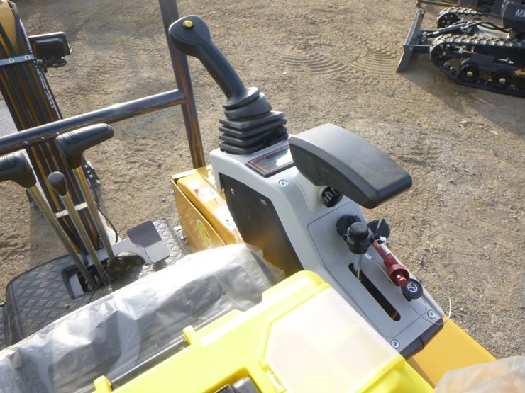 2025-agt-mx20r-hydraulic-excavator-image-23