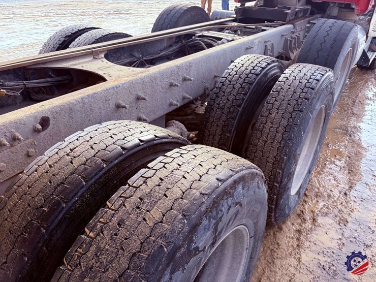 2017-mack-granite-gu713-image-80