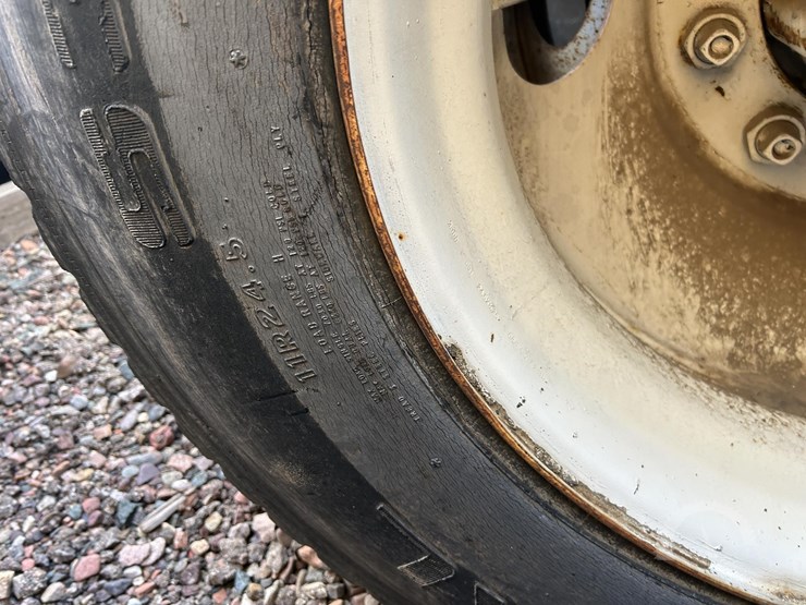 1984-international-s2200-image-10