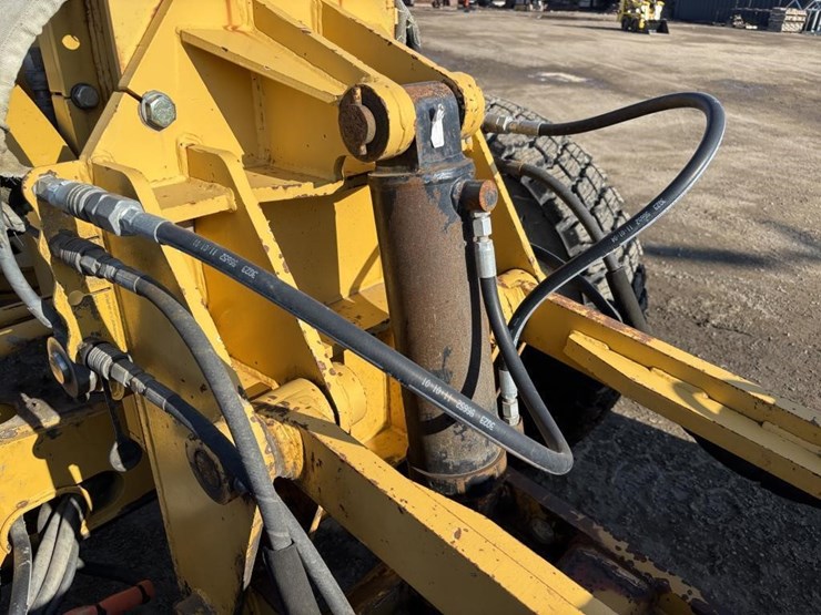 2008-deere-772d-image-19