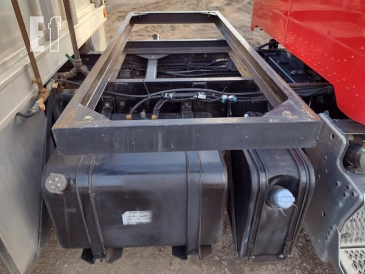 peterbilt-330-image-34