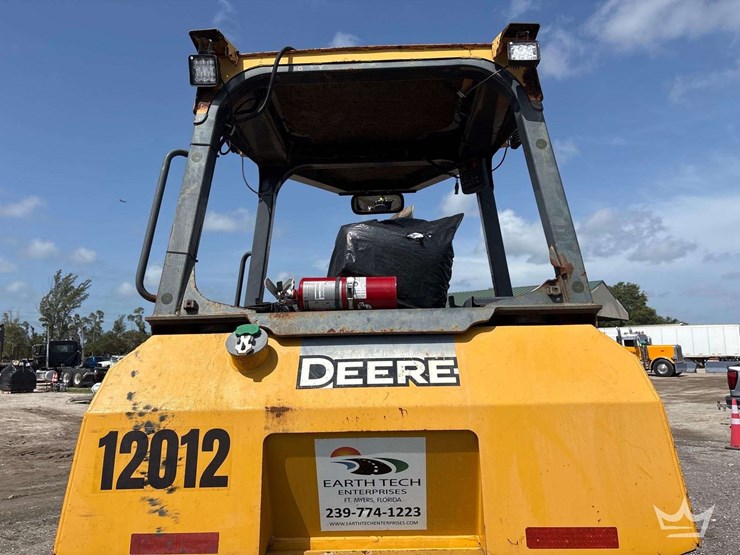 2014-deere-650k-image-25