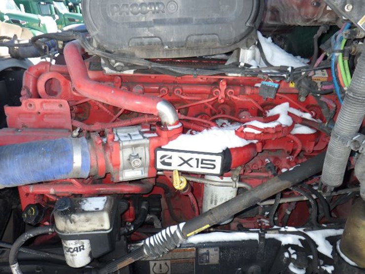 2023-peterbilt-579-image-25