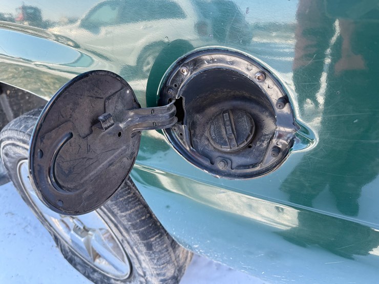 2004-chevrolet-tahoe-image-8