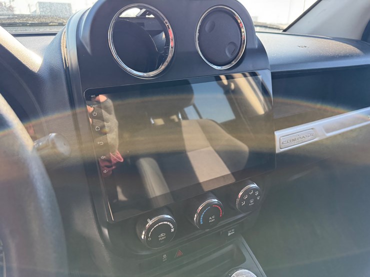 2014-jeep-compass-image-30