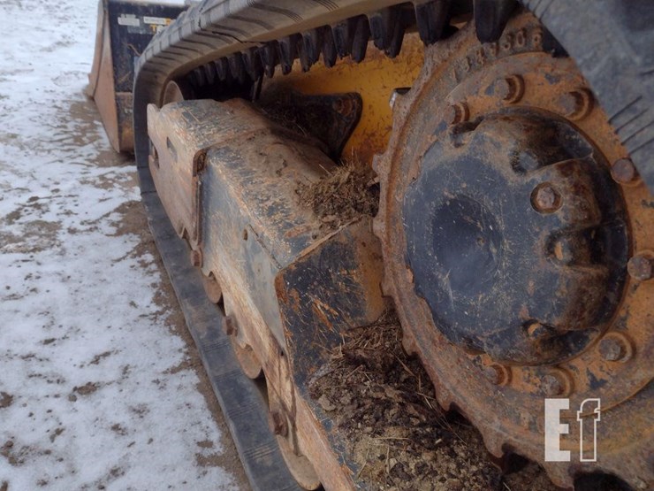 2019-deere-317g-image-22