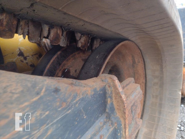 2021-deere-331g-image-33