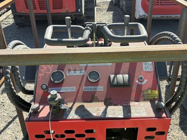 2026-agt-yszt14-skid-steer-loader-image-8