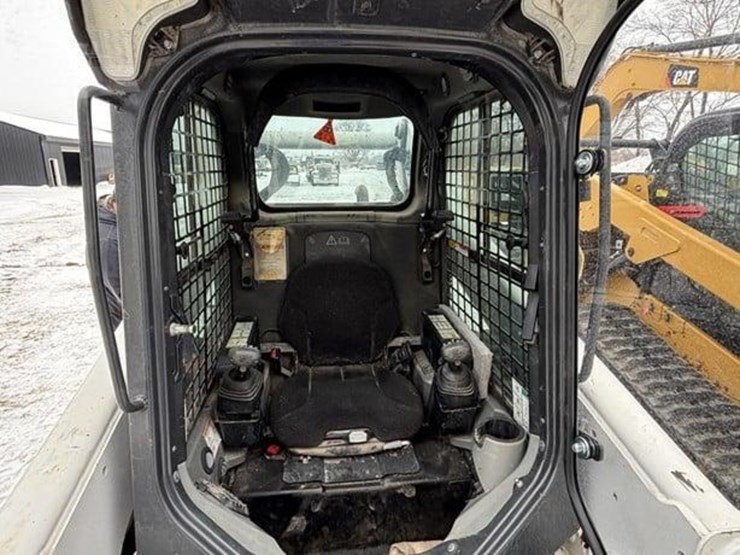 2020-bobcat-t870-image-8