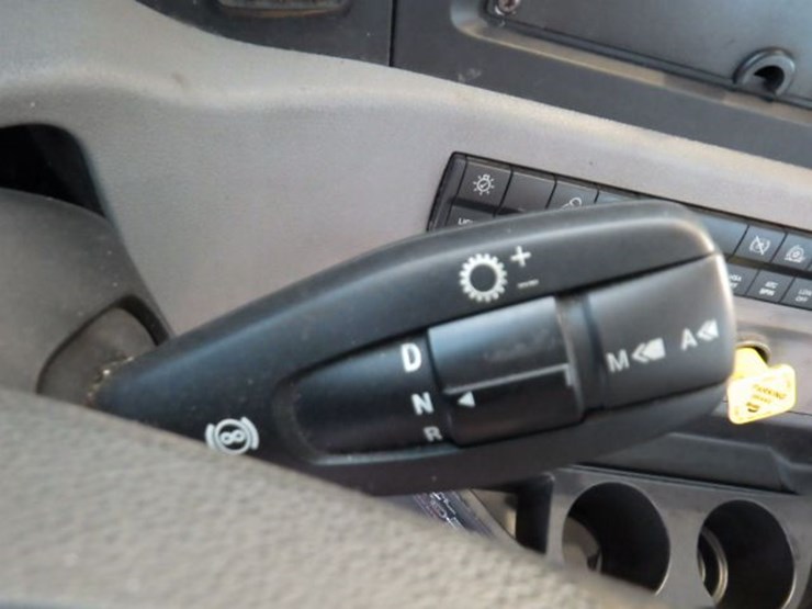 2019-freightliner-cascadia-116-image-13