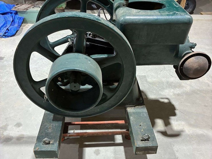 fairbanks-morse-z-style-b-hit-&-miss-stationary-engine-image-11