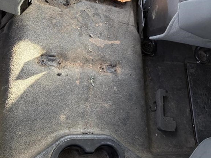 2015-dodge-ram-2500-image-17