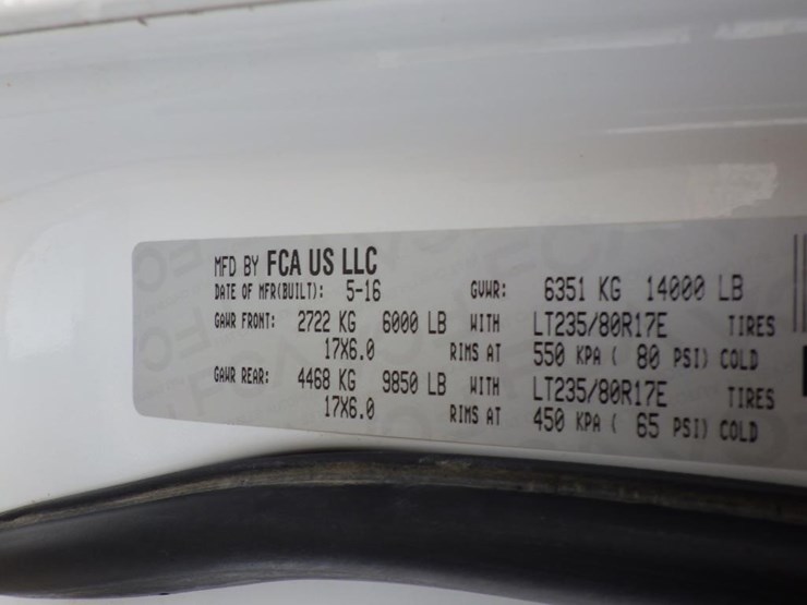 2016-dodge-3500-image-18