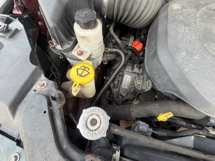 #31679-•-2012-vw-routan-image-60