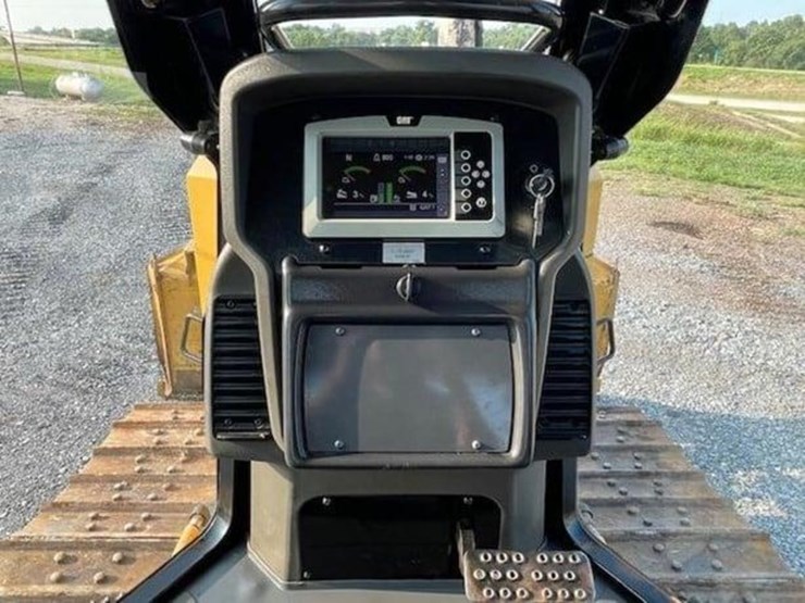 2016-caterpillar-d6k2-image-11