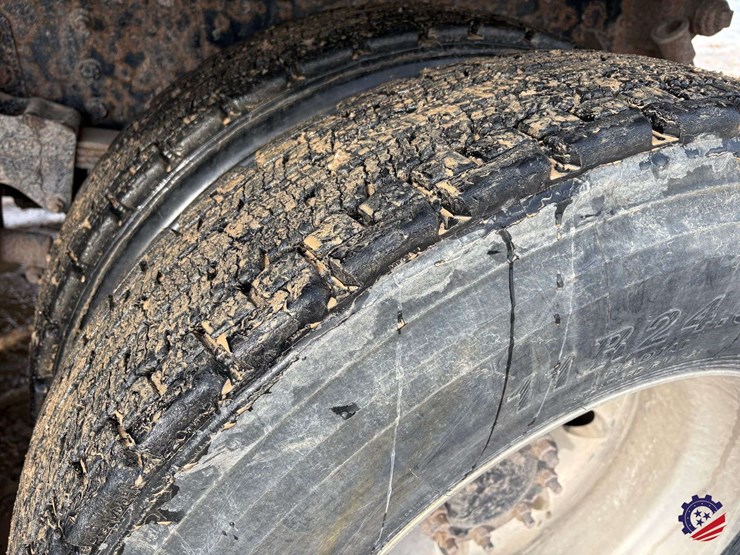 2021-western-star-4900ex-image-22