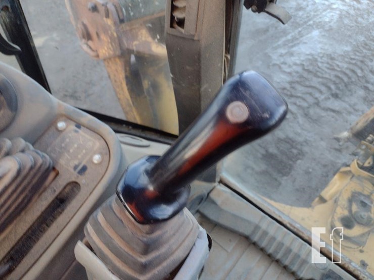 2005-caterpillar-420d-image-10