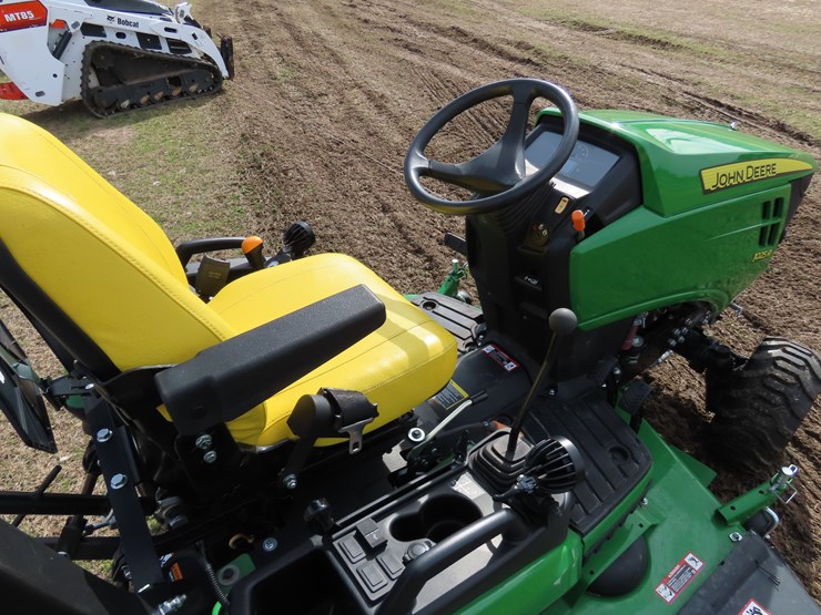 2025-john-deere-1025r-image-10