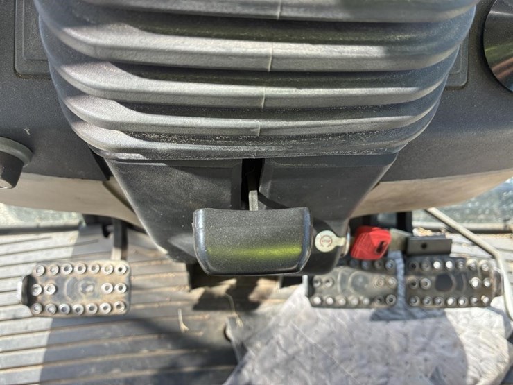 2011-john-deere-5.5-image-16