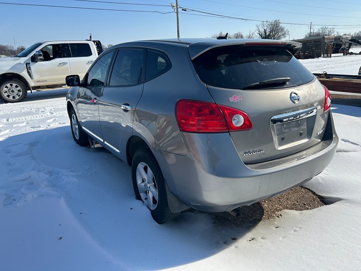 2012-nissan-rogue-image-4