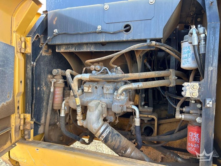 2013-deere-210g-image-8