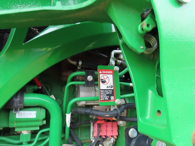 2021-john-deere-4044r-image-14