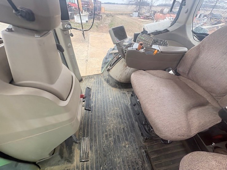 john-deere-8320r-image-60