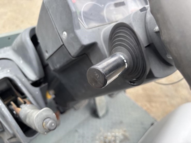 2005-nissan-mcpl02a25lv-image-18