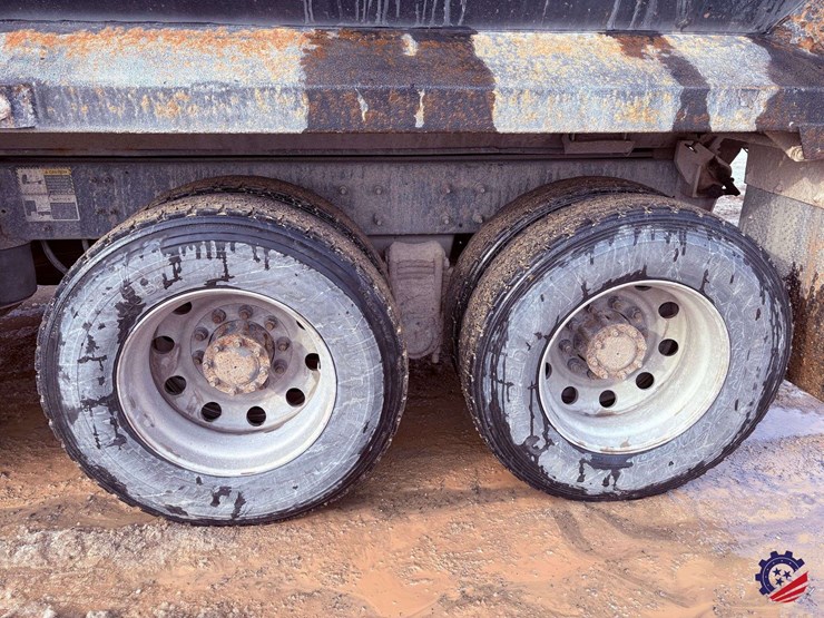 2017-mack-granite-gu713-image-18