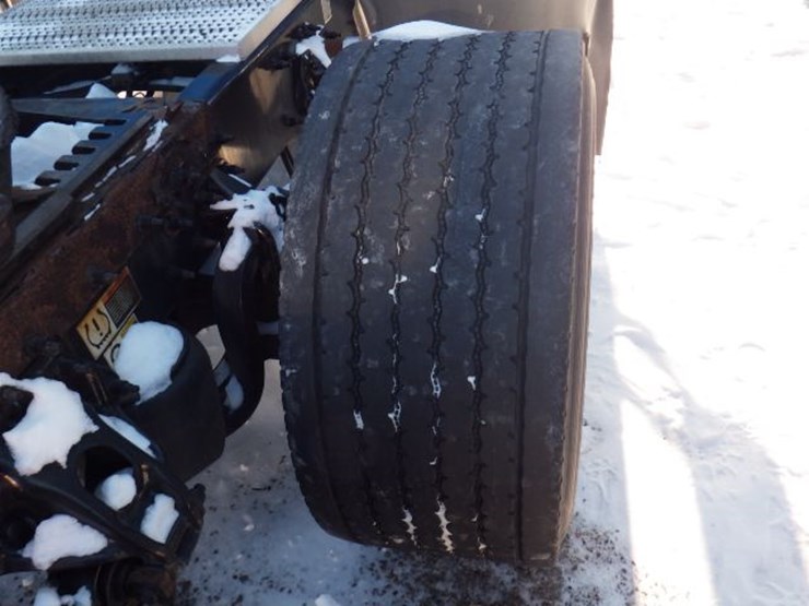 2019-peterbilt-579-image-8