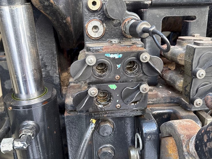 2008-new-holland-t8030-image-10