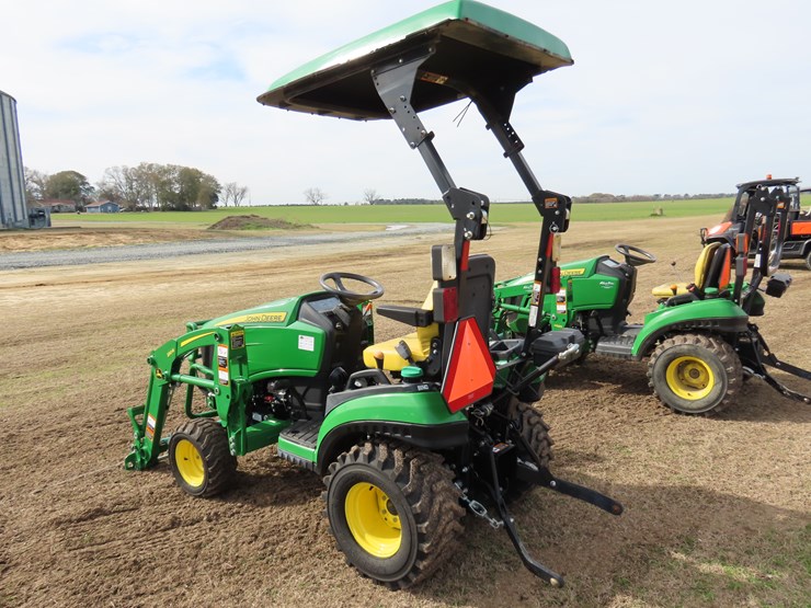 2023-john-deere-1025r-image-11