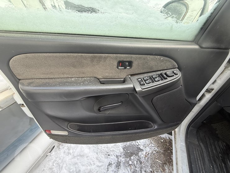 2003-chevrolet-silverado-2500-image-13