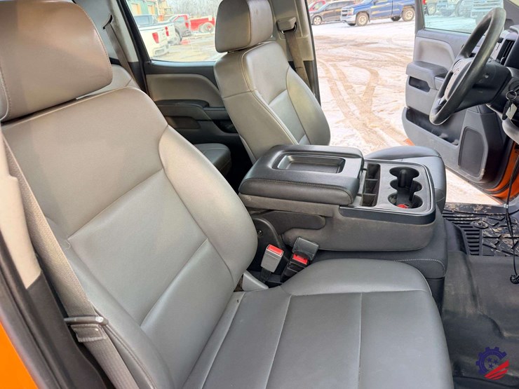 2015-chevrolet-silverado-3500hd-image-43