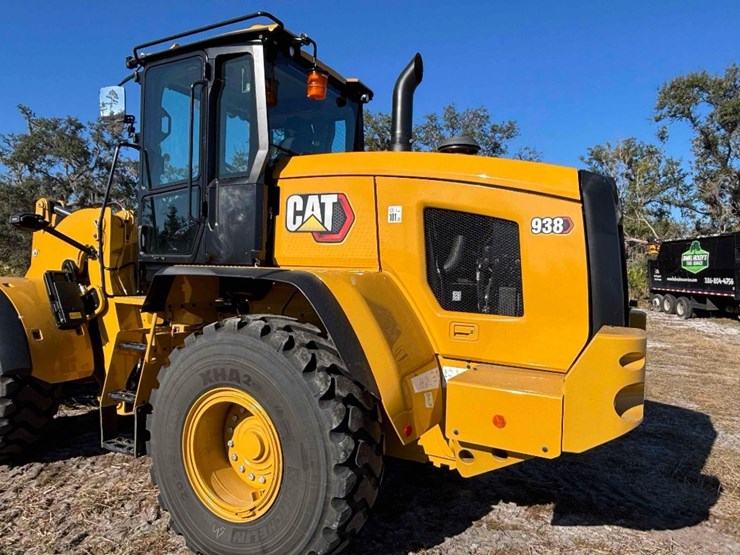 2025-caterpillar-938-image-3