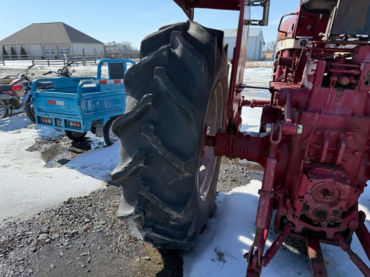 1965-international-706-image-16