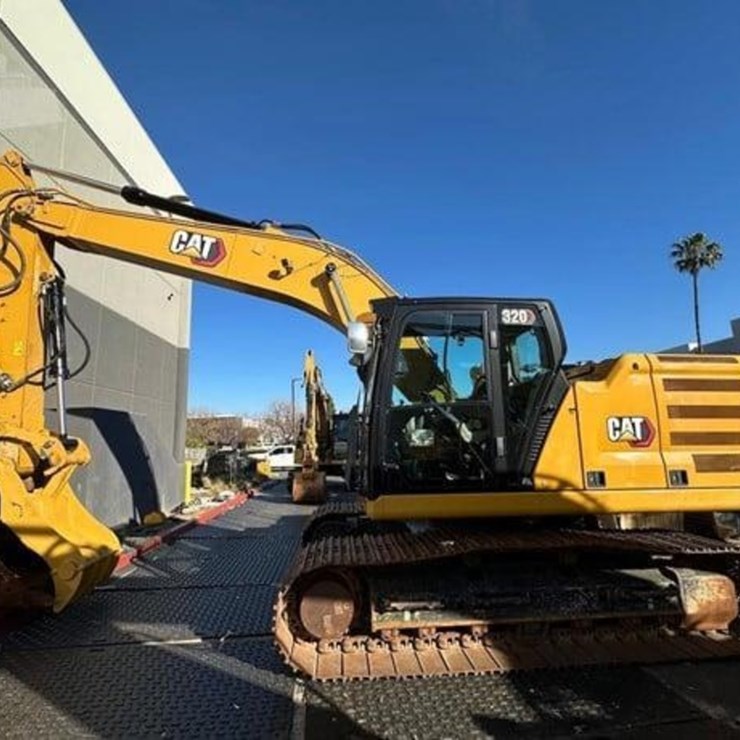 2021 CATERPILLAR 320