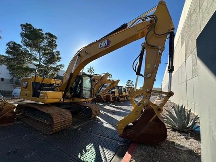 2021-caterpillar-320-image-10