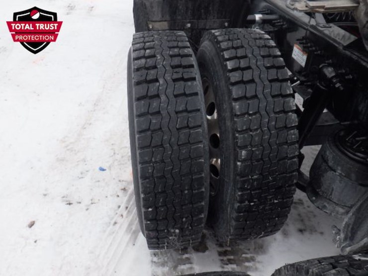 2021-freightliner-cascadia-116-image-13